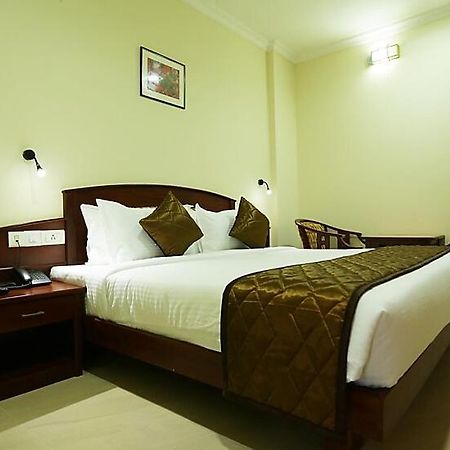 Hotel White City North Paravur Exteriör bild