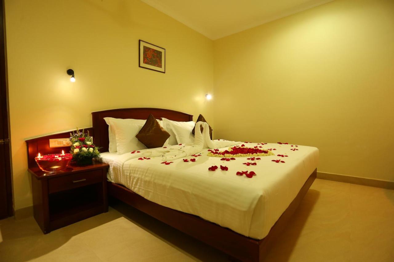 Hotel White City North Paravur Exteriör bild